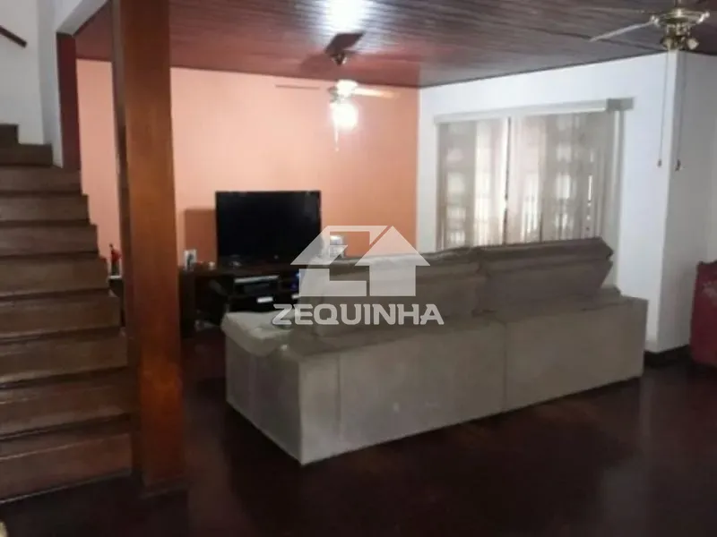 Casa, 4 quartos, 139 m² - Foto 1