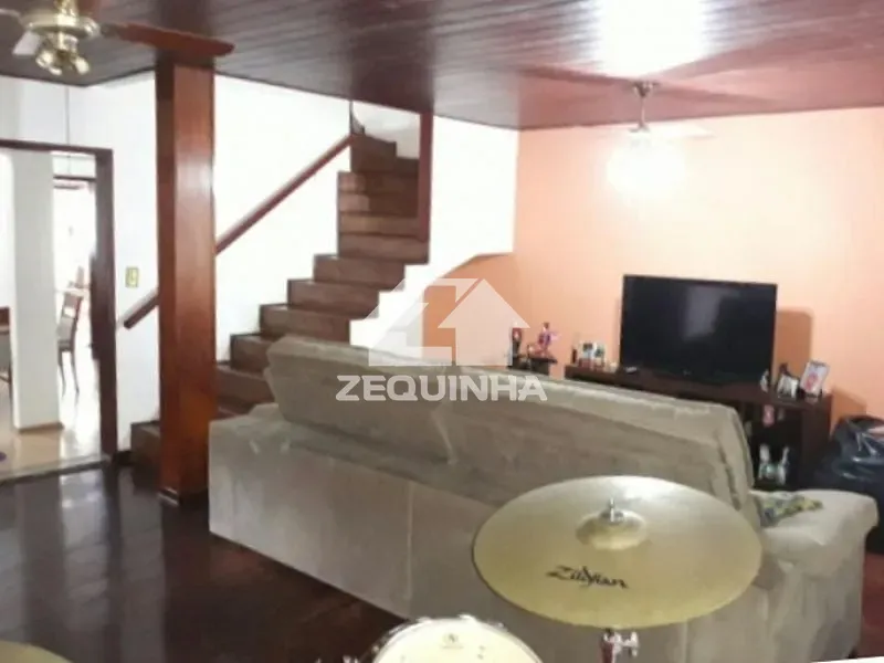 Casa, 4 quartos, 139 m² - Foto 2