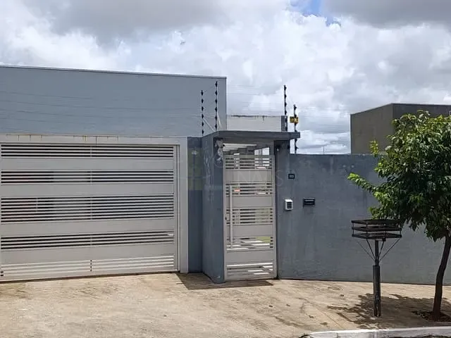 Casa com 523m² 3 quartos e 2 banheiros, à venda, no bairro Jardim São Pedro em Apucarana