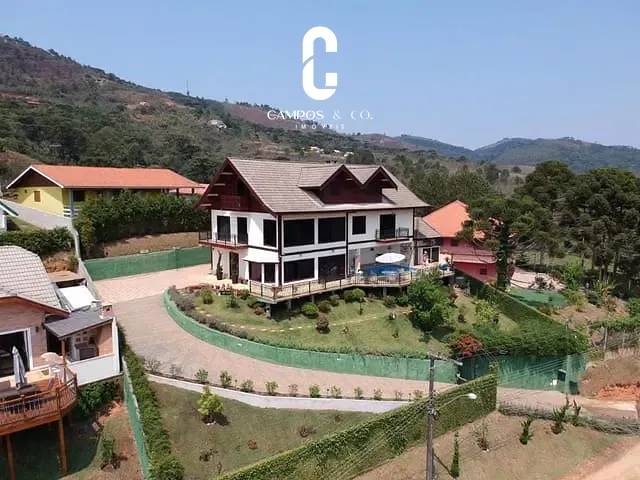 Casa com 1072m² 4 quartos e 6 banheiros, à venda, no bairro Centro em Campos Do Jordão