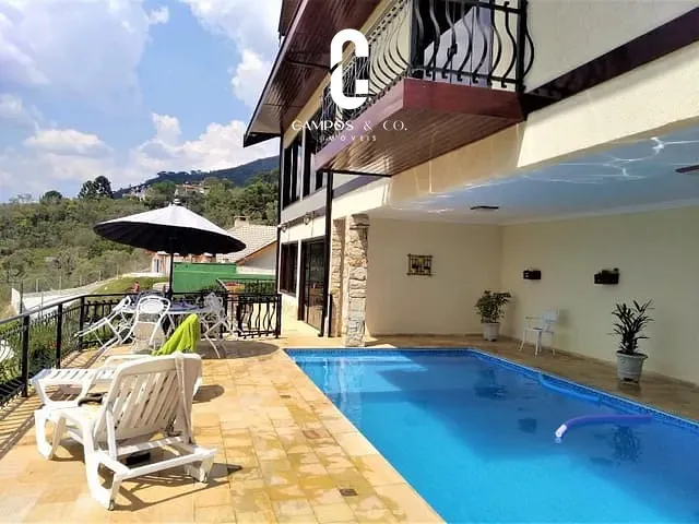 Casa com 1072m² 4 quartos e 6 banheiros, à venda, no bairro Centro em Campos Do Jordão