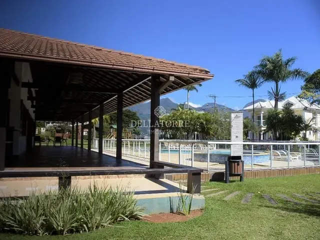 Casa com 450m² 4 quartos e 3 banheiros, à venda, no bairro Várzea em Teresópolis