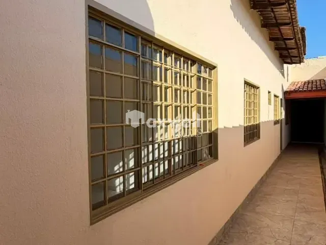 Casa 3 quartos e 2 banheiros, para alugar, no bairro Independência em Aparecida de Goiânia