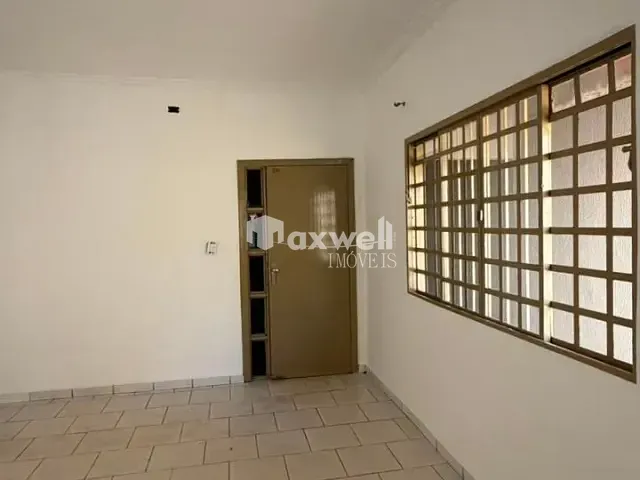 Casa 3 quartos e 2 banheiros, para alugar, no bairro Independência em Aparecida de Goiânia
