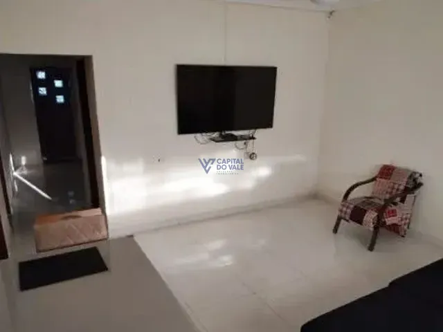 Casa com 300m² 3 quartos e 1 banheiro, à venda, no bairro Santana em São José dos Campos