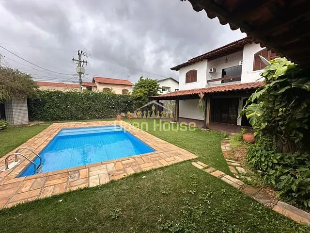Casa com 486m² 5 quartos e 5 banheiros, à venda, no bairro Jardim Veneza em Volta Redonda