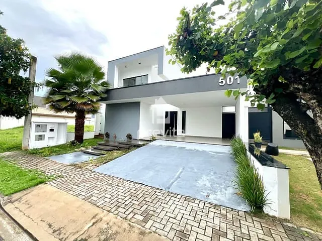 Casa com 300m² 3 quartos e 4 banheiros, à venda, no bairro Piracangaguá em Taubaté