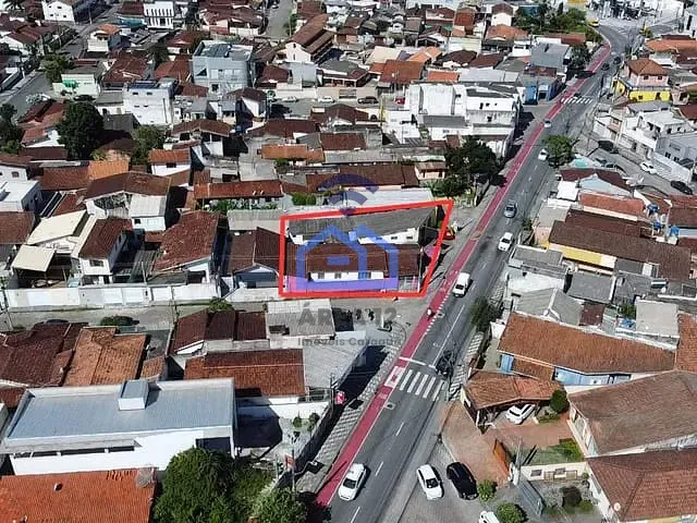 Casa com 483m², à venda, no bairro Centro em Caraguatatuba