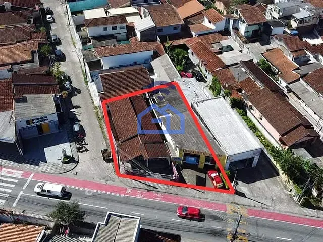 Casa com 483m², à venda, no bairro Centro em Caraguatatuba