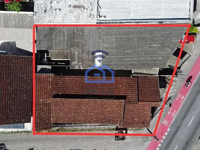 Casa com 483m², à venda, no bairro Centro em Caraguatatuba