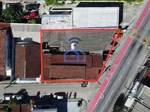 Casa com 483m², à venda, no bairro Centro em Caraguatatuba