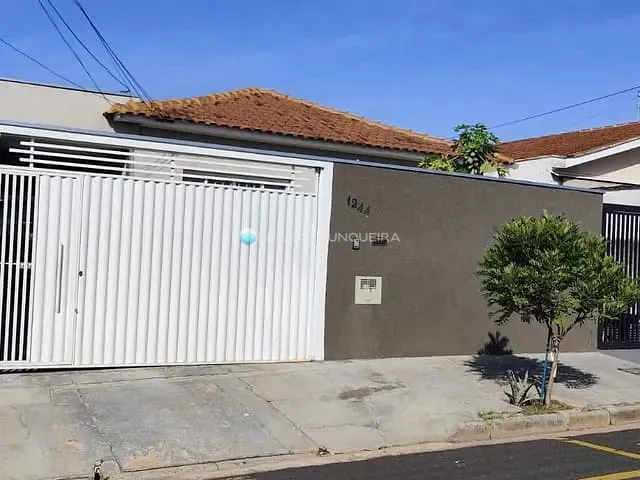 Casa com 180m² 2 quartos e 2 banheiros, à venda, no bairro Jardim Estrela em São José do Rio Preto
