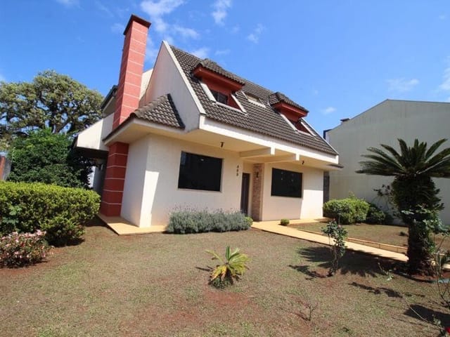 Casa com 748m² 4 quartos e 5 banheiros, à venda, no bairro Estrela em Ponta Grossa