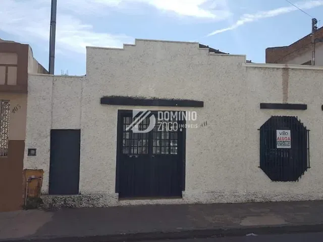 Casa com 185m² 3 quartos e 1 banheiro, à venda, no bairro Nossa Senhora da Abadia em Uberaba