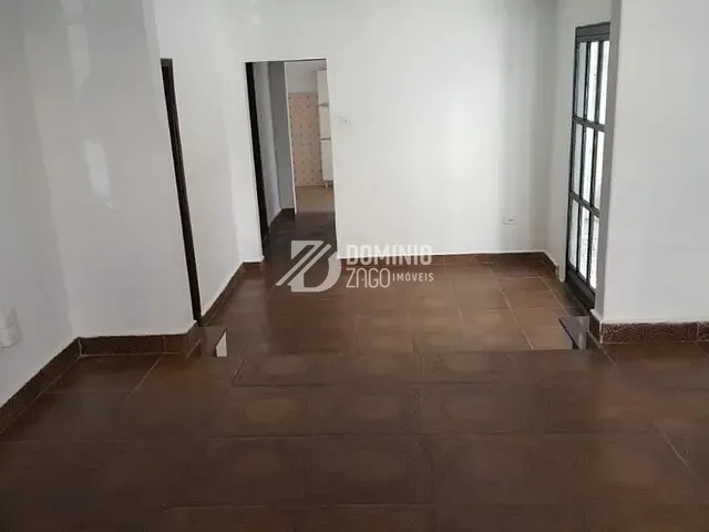 Casa com 185m² 3 quartos e 1 banheiro, à venda, no bairro Nossa Senhora da Abadia em Uberaba