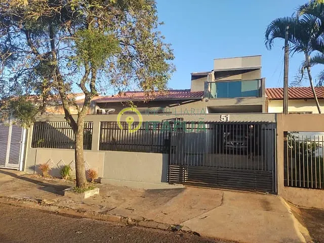 Casa com 250m² 3 quartos e 3 banheiros, à venda, no bairro Jardim Califórnia em Cambé