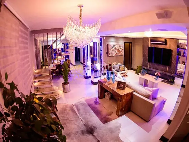 Casa com 375m² 5 quartos e 4 banheiros, para alugar, no bairro Daniela em Florianópolis