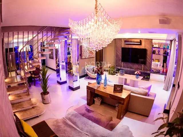 Casa com 375m² 5 quartos e 4 banheiros, para alugar, no bairro Daniela em Florianópolis