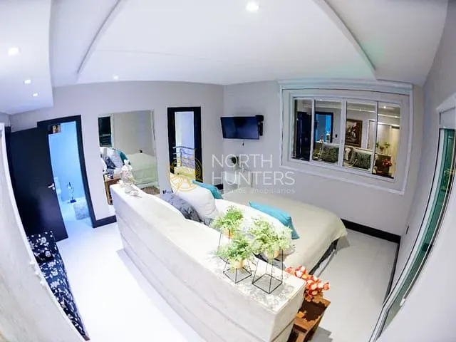 Casa com 375m² 5 quartos e 4 banheiros, para alugar, no bairro Daniela em Florianópolis