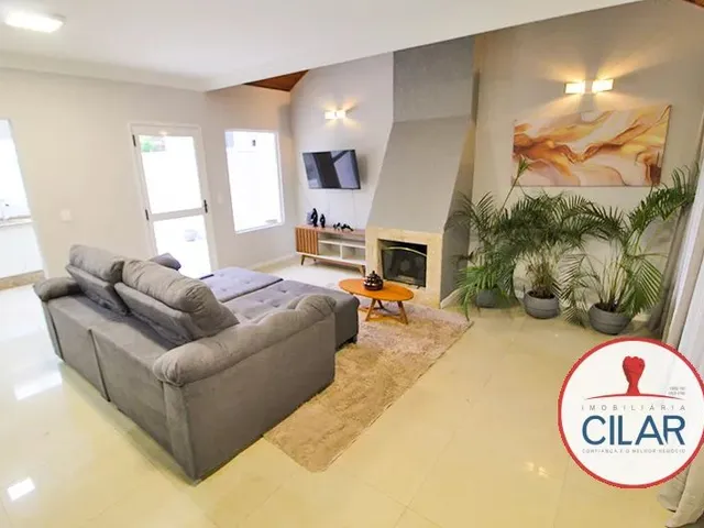 Casa 4 quartos e 6 banheiros, à venda, no bairro Orleans em Curitiba