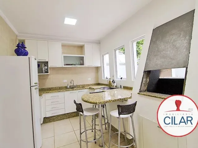 Casa 4 quartos e 6 banheiros, à venda, no bairro Orleans em Curitiba