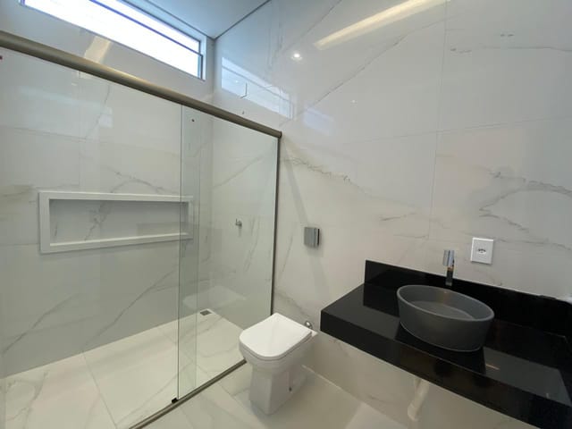 Casa com 360m² 3 quartos e 1 banheiro, à venda, no bairro Residencial Paris em Sinop