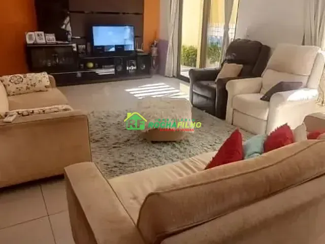 Casa com 300m² 4 quartos e 3 banheiros, para alugar, no bairro Morada Nova em Teresina