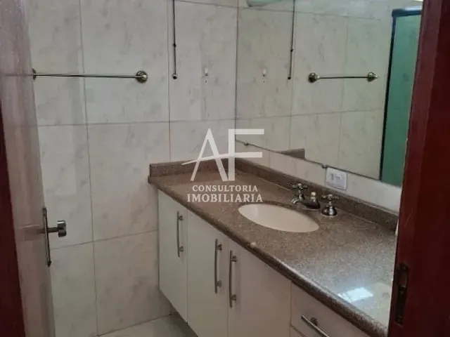 Casa com 540m² 4 quartos e 5 banheiros, à venda, no bairro Vila São Geraldo em Taubaté