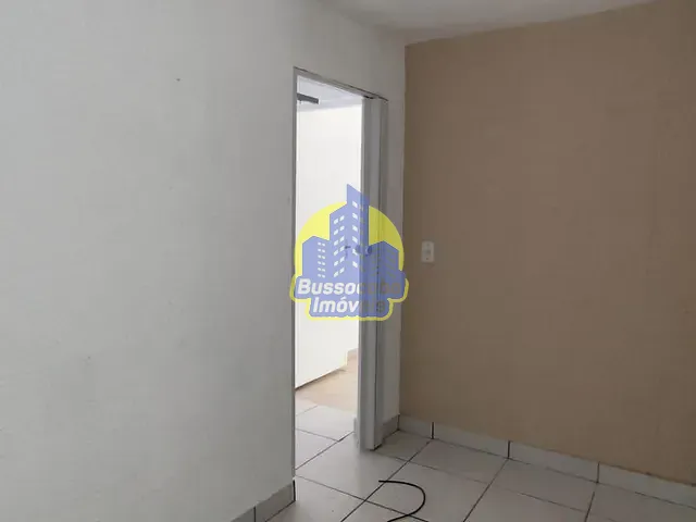 Casa com 24m² 2 quartos e 1 banheiro, para alugar, no bairro Bela Vista em Osasco