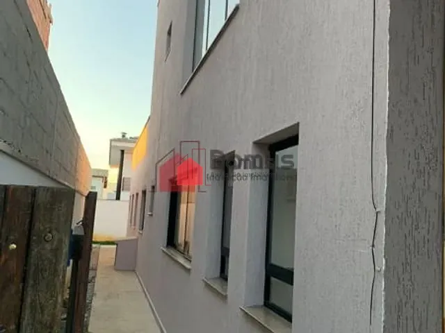 Casa para alugar, no bairro Loteamento Residencial Reserva dos Lagos em Pindamonhangaba