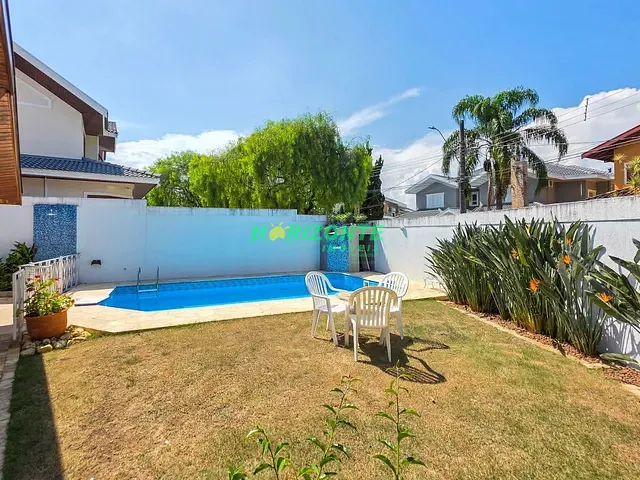 Casa com 400m² 4 quartos e 4 banheiros, à venda, no bairro Urbanova em São José dos Campos