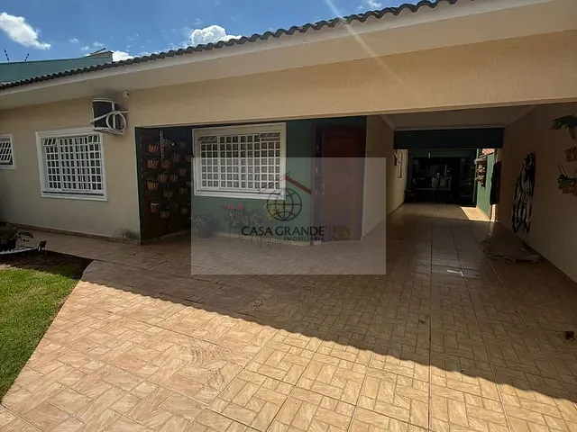 Casa com 300m² 3 quartos e 3 banheiros, à venda, no bairro Manoel Müller em Rolândia