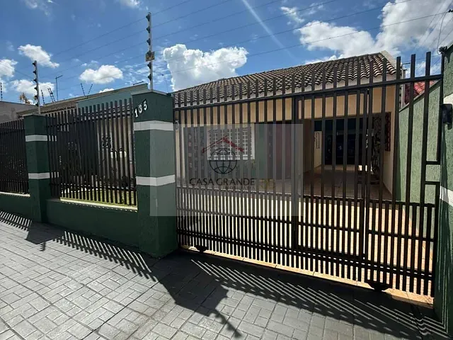 Casa com 300m² 3 quartos e 3 banheiros, à venda, no bairro Manoel Müller em Rolândia