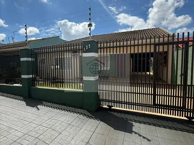 Casa com 300m² 3 quartos e 3 banheiros, à venda, no bairro Manoel Müller em Rolândia