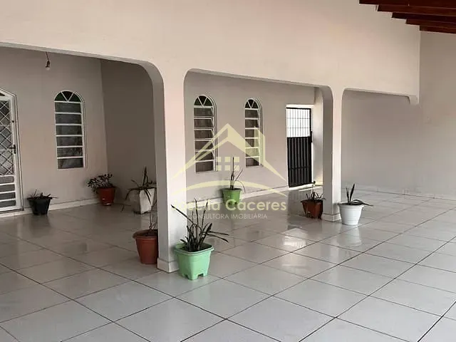 Casa com 200m² 3 quartos e 2 banheiros, à venda, no bairro Cristo Rei em Várzea Grande