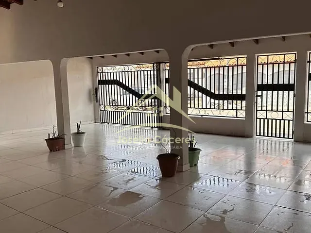 Casa com 200m² 3 quartos e 2 banheiros, à venda, no bairro Cristo Rei em Várzea Grande