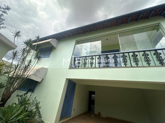 Casa 4 quartos e 4 banheiros, para alugar, no bairro Belo Horizonte em Lavras