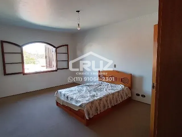 Casa com 300m² 3 quartos e 4 banheiros, à venda ou para alugar, no bairro Região Central em Caieiras