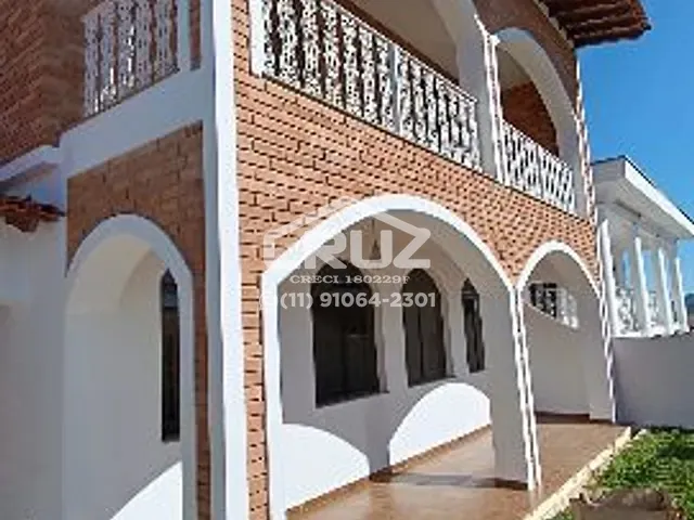 Casa com 300m² 3 quartos e 4 banheiros, à venda ou para alugar, no bairro Região Central em Caieiras