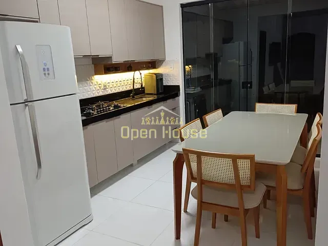 Casa com 220m² 3 quartos e 2 banheiros, à venda, no bairro Jardim Belvedere em Volta Redonda