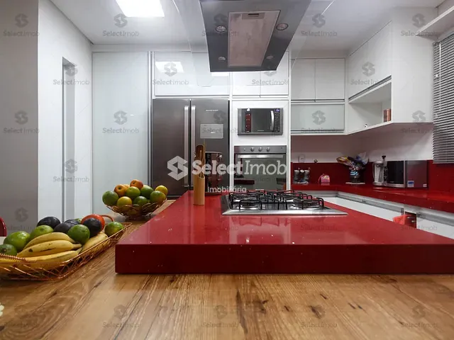 Sobrado com 250m² 3 quartos e 4 banheiros, à venda, no bairro Parque São Vicente em Mauá