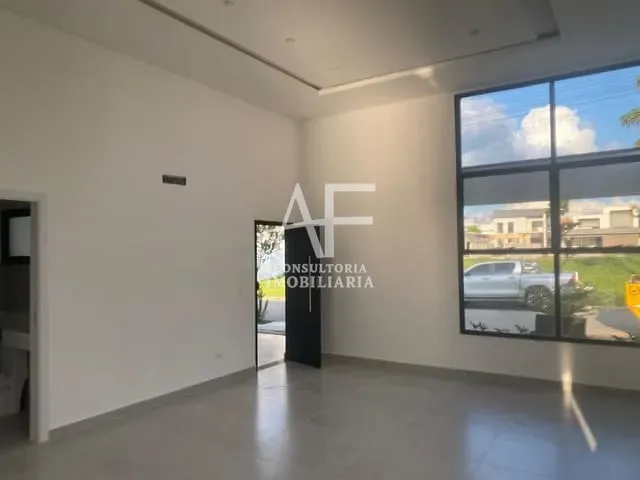 Casa com 300m², à venda, no bairro Condomínio Ouro Ville em Taubaté