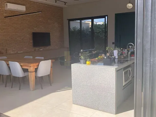 Casa com 521m² 3 quartos e 4 banheiros, à venda, no bairro Solar da Toscana em Apucarana