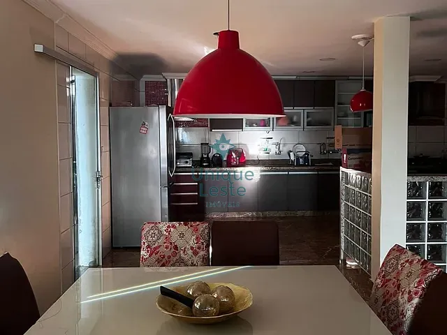 Casa 5 quartos e 4 banheiros, à venda, no bairro Vera Cruz em Belo Horizonte