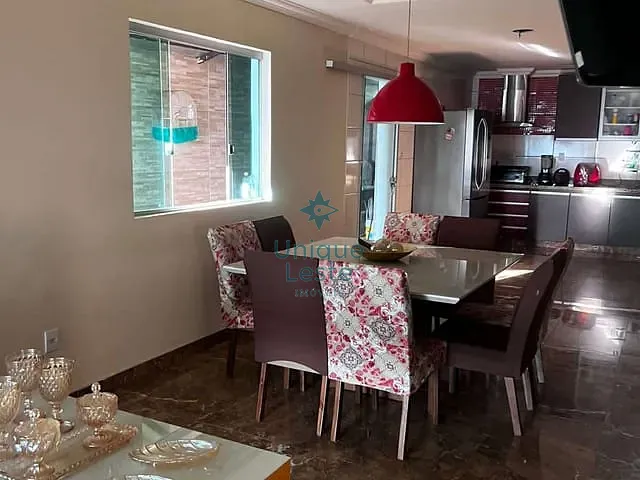 Casa 5 quartos e 4 banheiros, à venda, no bairro Vera Cruz em Belo Horizonte