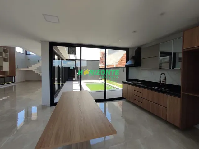 Casa com 361m² 3 quartos e 4 banheiros, à venda, no bairro Recanto dos Eucaliptos em São José dos Campos