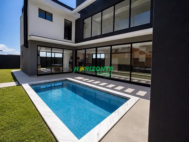 Casa com 361m² 3 quartos e 4 banheiros, à venda, no bairro Recanto dos Eucaliptos em São José dos Campos