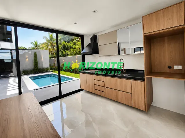 Casa com 361m² 3 quartos e 4 banheiros, à venda, no bairro Recanto dos Eucaliptos em São José dos Campos