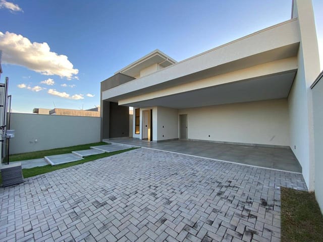 Casa com 360m² 3 quartos e 1 banheiro, à venda, no bairro Residencial Paris em Sinop