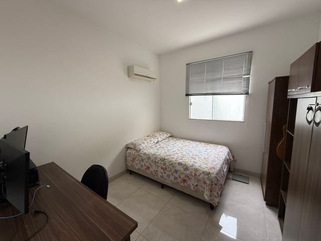 Casa 3 quartos e 2 banheiros, à venda, no bairro Colinas em Cataguases
